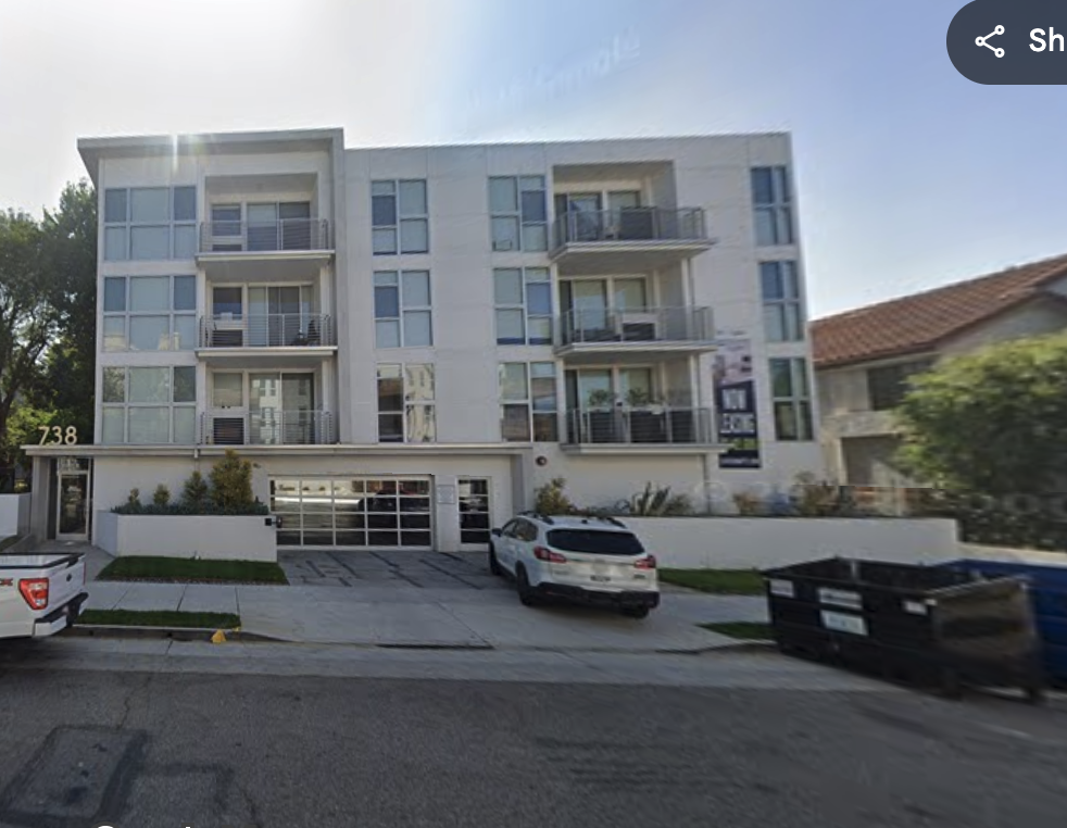 738 S Ogden Dr