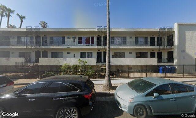 4956 Romaine St